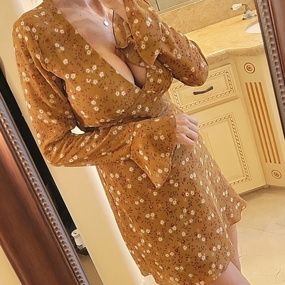 Wild Honey Deep V-Neck Floral-print Dress, S - Picture 7 of 16